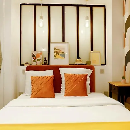 Cosy And Modern Updated Studio Apartment *